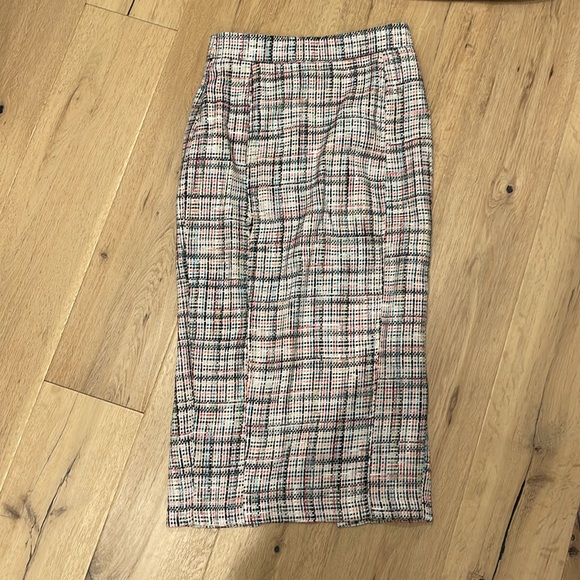 Blazer and pencil skirt suit - Picture 3 of 3